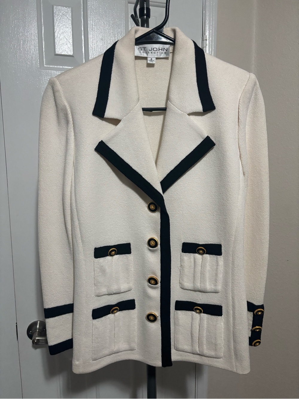 Vintage St John Collection Ivory and Black Santana 90s Knit Blazer Jacket - Picture 2 of 13
